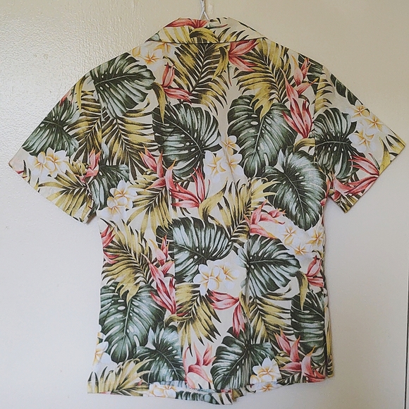 Adorable Women's Hawaiian Shirt Size XS Never Worn - Picture 3 of 3